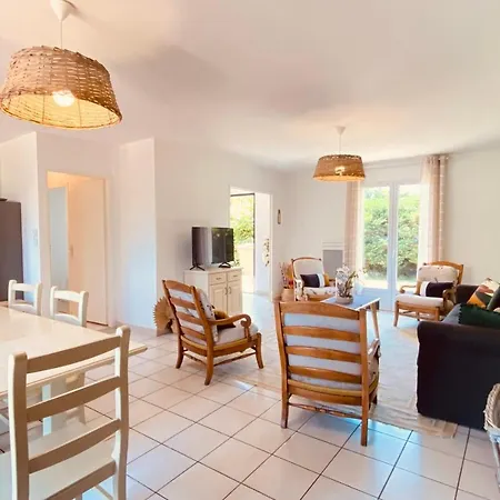 Cozy House With Garden In La Teste-de-Buch