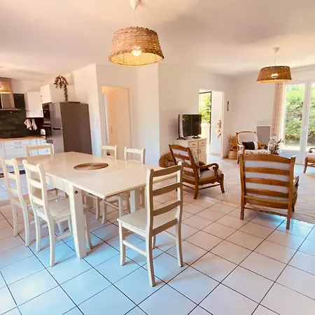 Cozy House With Garden In * La Teste-de-Buch