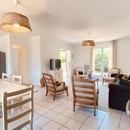 Cozy House With Garden In Сasa de vacaciones