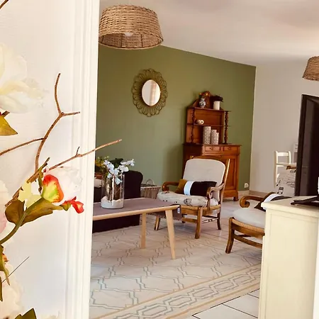 Cozy House With Garden In La Teste-de-Buch