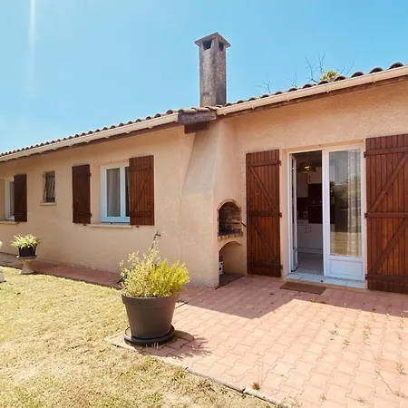 Cozy House With Garden In Holiday home *